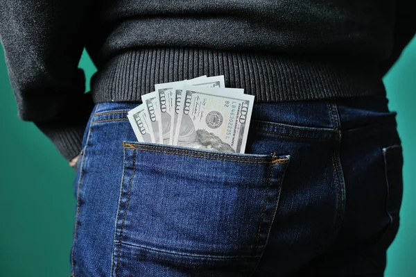 Kot pantolon cebinde dolar — Stok fotoğraf