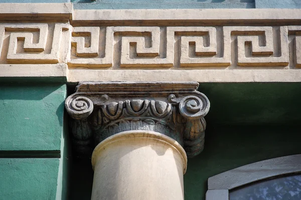 Architectural pillar in the Greek style — Stock Photo, Image