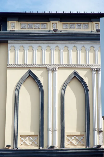 Krásné staré architektonické fasáda budovy ve městě — Stock fotografie