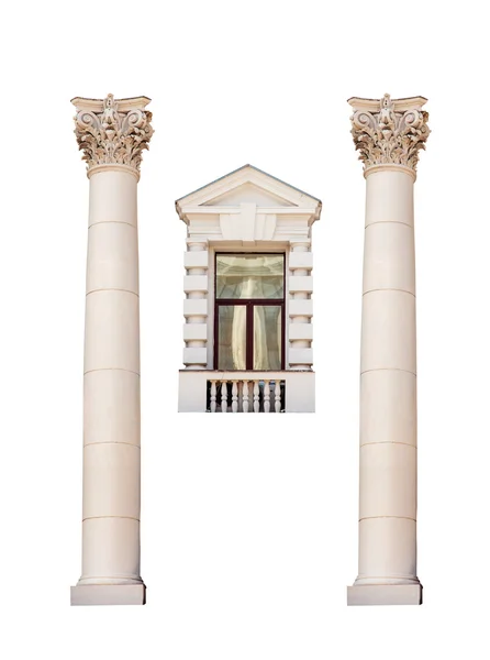 Coloane antice romane și o fereastră izolată pe fundal alb — Fotografie, imagine de stoc
