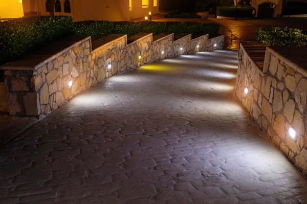 Night lighting path for walks in the hotel — Stock Photo, Image