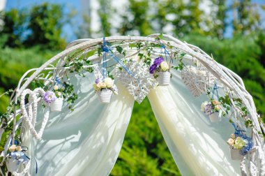 bir düğün töreni için tanzimi ile düğün kemer