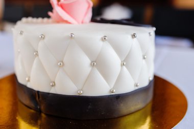 pembe bir gül güzel düğün pastası