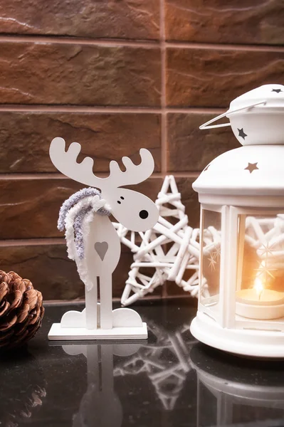 Dřevěné dekorace vánoční Los a svíčka — Stock fotografie
