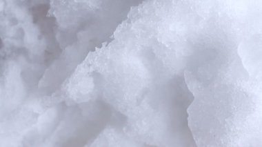 hızlı kar erir. Bahar kavramı