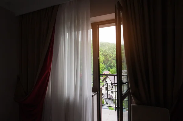 Blick aus dem Balkonfenster — Stockfoto