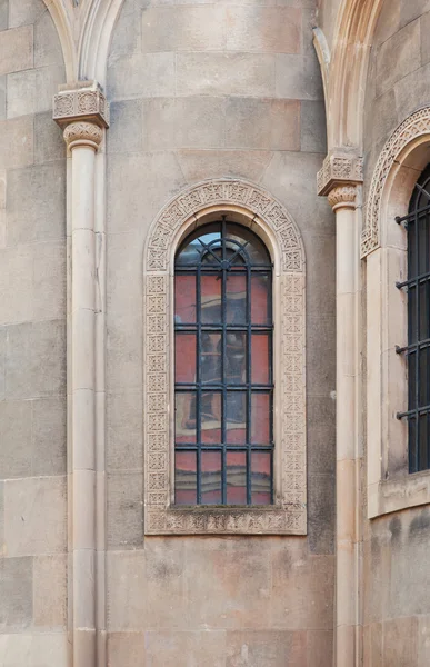 Architecturale kolommen gebouw in oude stad Lviv — Stockfoto