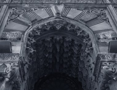 Gotik tarzı güzel mimari kemer