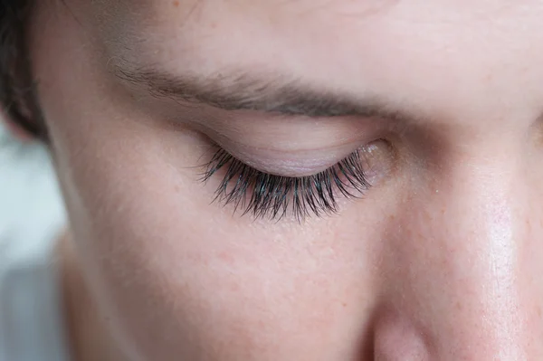 매크로 촬영 한 남자 모델 눈의 속눈썹 — 스톡 사진
