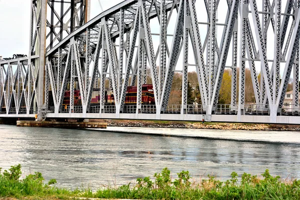 Puente Ferroviario Del Bacalao Del Cabo Con Cruce Trenes —  Fotos de Stock