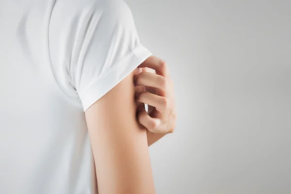 bir kadında kaşıntı