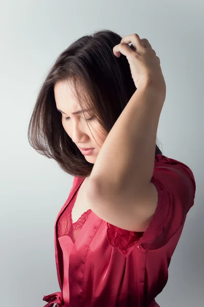 Itchy scalp, itching In A Woman — Stock Photo, Image
