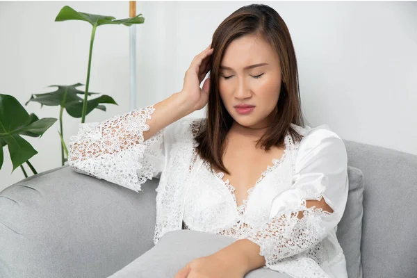 Have Headache Women Satin Nightgown White Robe Floral Lace Dizzy — Stock Photo, Image