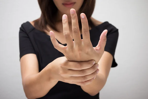 Nyeri akut di pergelangan tangan wanita — Stok Foto