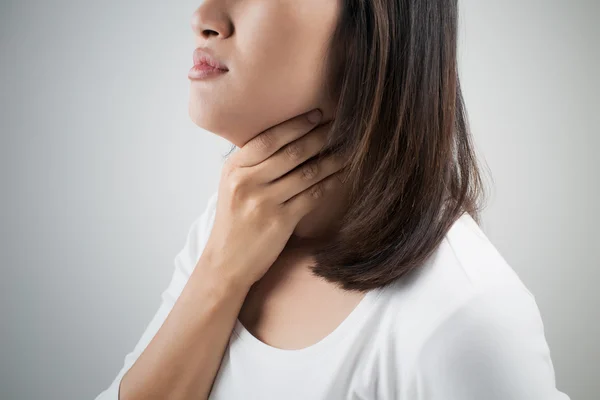 Dolor de garganta mujer —  Fotos de Stock