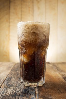 meşrubat ahşap arka plan üzerinde