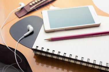 defter ve kalem gitar