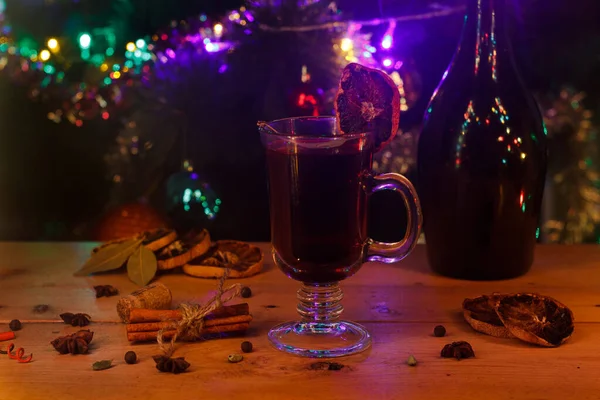 Glühwein Neujahr Weihnachten Weihnachtsbeleuchtung — Stockfoto