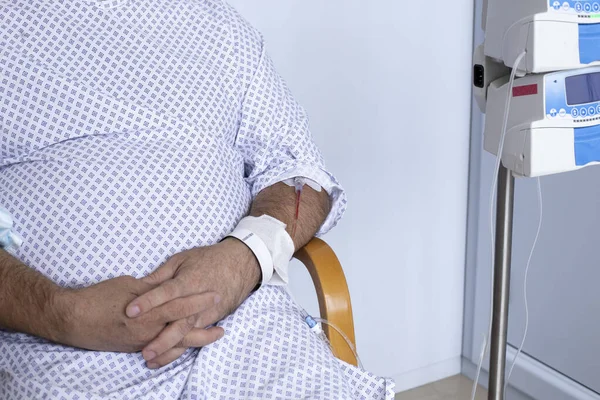 Übergewichtiger Mann Sessel Mit Hängematte Ausrüstung Vordergrund Patient Krankenhaus — Stockfoto