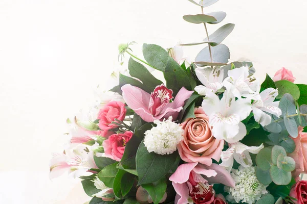 Gyönyörű Virágos Háttér Lazacszínű Rózsa Csokor Archidea Egyéb Virágok Anyák — Stock Fotó