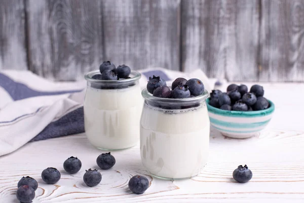 Ein Gesundes Frühstück Mit Griechischem Joghurt Glas Und Frischen Blaubeeren — Stockfoto