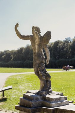 Barok heykeli, İtalya 'nın Caserta kentindeki Kraliyet Sarayı' ndaki çeşmenin elementi..