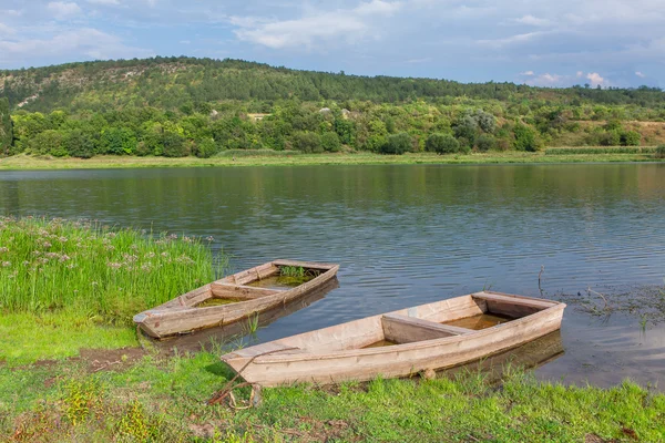 Dos viejos barcos de madera — Foto de Stock