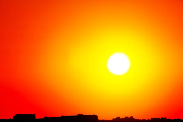 Sun on the red sky — Stock Photo, Image