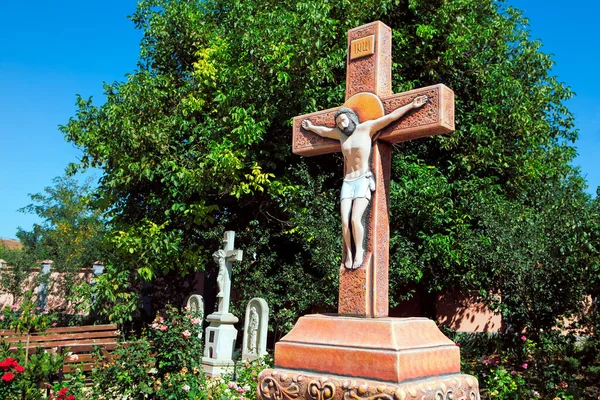 十字架の上のイエス キリスト教の十字架の記号 — ストック写真