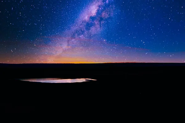 Milchstraße Über Dem Dunklen Hügel Fantastischer Himmel Der Nacht — Stockfoto