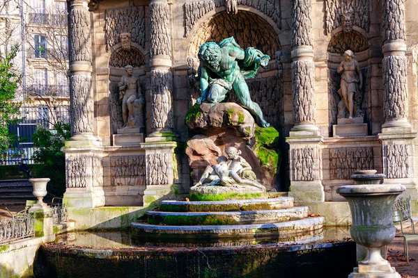 Paris Marie Medicis Çeşmesi Lüksemburg Bahçesi Nde Heykellerle Süslü Bir — Stok fotoğraf