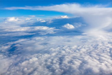 Bulutlar cennetteki gibi. Stratosferdeki bulutların muhteşem görüntüsü 