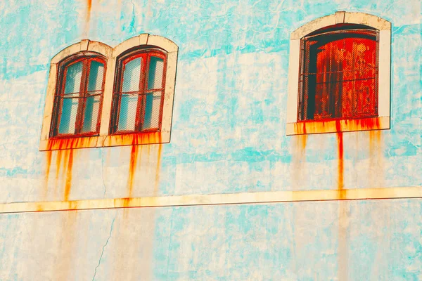 Vieilles Fenêtres Style Avec Cadre Rouillé Mur Cyan — Photo