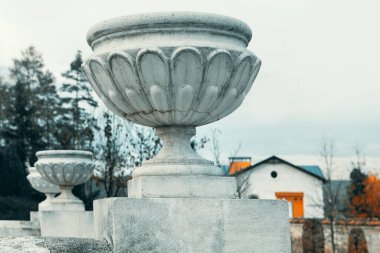 Barok Biçimli Beton Saksılar 