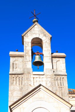 Müslüman camiinin ortaçağ çan kulesi 