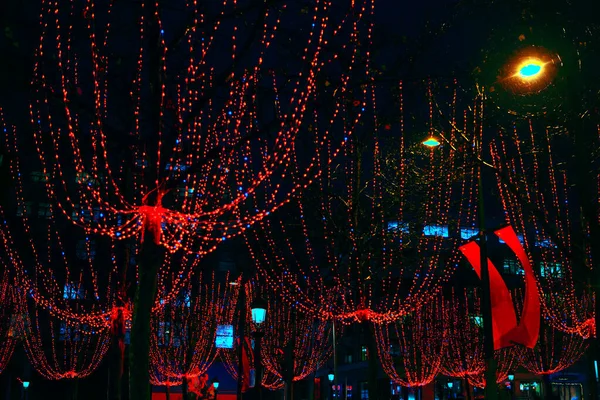 Şanzelize Nin Noel Çelenkleri Yeni Yıl Gecesinde Paris — Stok fotoğraf