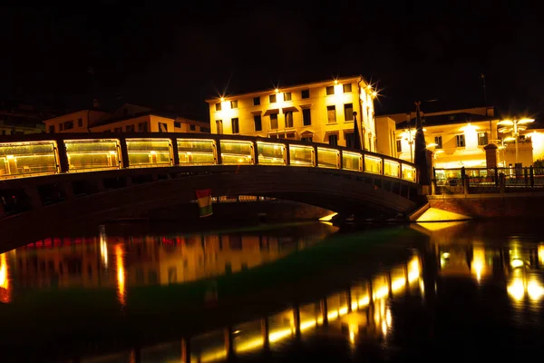 Ночная Сцена Моста Через Реку Силе Тревизо Понте Делл Университа — стоковое фото
