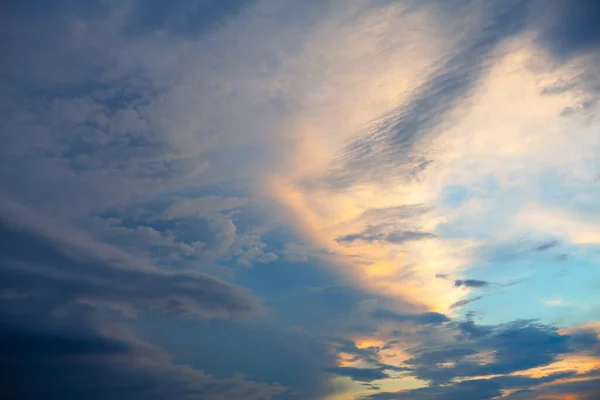 Stratocumulus Wolken Bei Schwachem Morgenlicht — Stockfoto