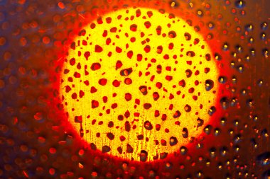 Güneş ve su damlaları arka plan