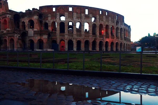 Κολοσσαίο Βροχερό Πρωινό Antique Αρχιτεκτονική Στη Ρώμη Ιταλία — Φωτογραφία Αρχείου