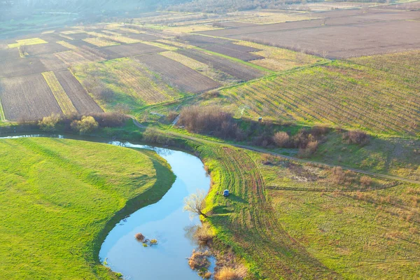 Vista Superior Del Río Que Fluye Con Campos Jardines Primavera — Foto de Stock
