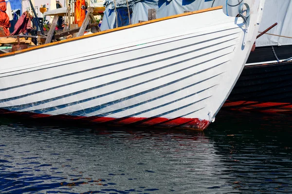 Barco Luxo Madeira Branco Atracado Porto Canal Água Copenhaga Com — Fotografia de Stock