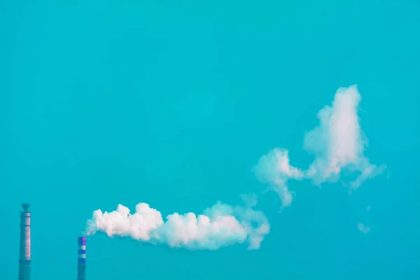 Schoorsteen Blaast Enorme Rookwolken Lucht Industriële Luchtverontreiniging — Stockfoto