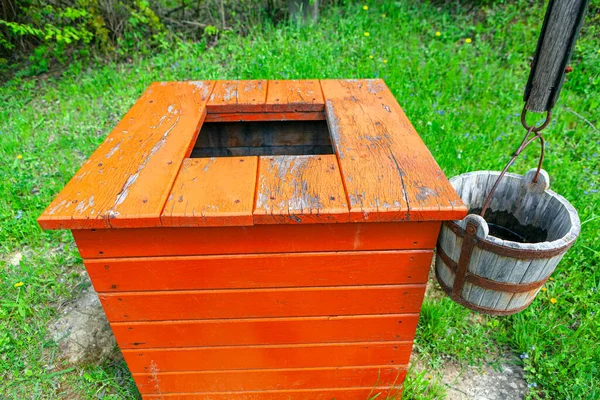 Waterput Houten Structuur Met Houten Emmer — Stockfoto