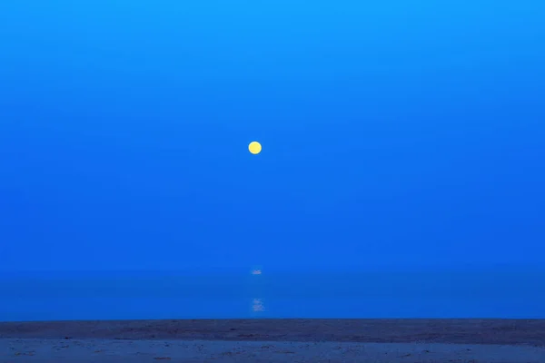 Full Moon Sea Reflection Water Calm Sea Daybreak — Stockfoto