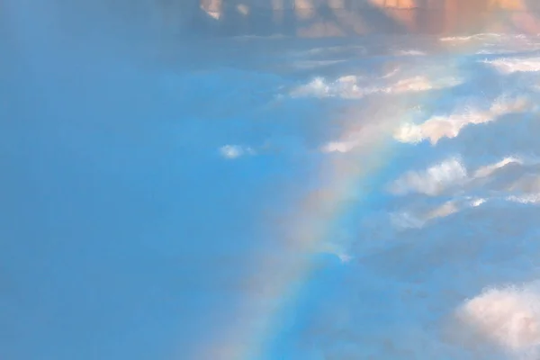 Arc Ciel Nuages Réflexion Dans Eau — Photo