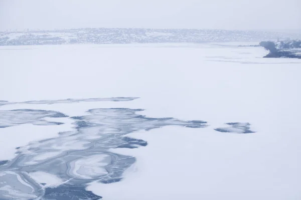 Nce Buzlu Göl Kış Manzarası — Stok fotoğraf
