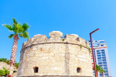 Durres Arnavutluk Venedik Kulesi. Eski ve modern mimari