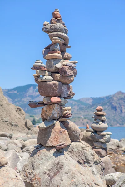 Pyramid of stones — Stock Photo, Image