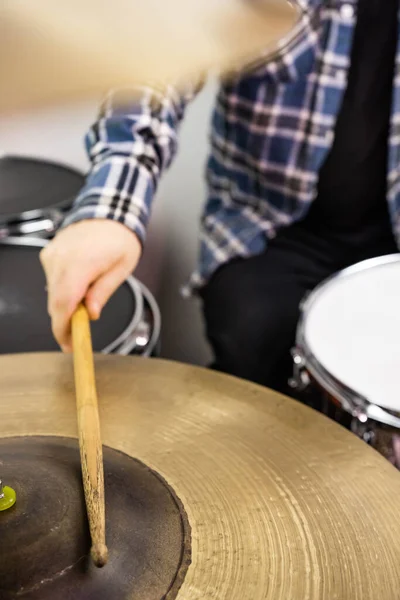 Professional Drum Set Closeup Man Drummer Drumsticks Playing Drums Cymbals — Stock Photo, Image